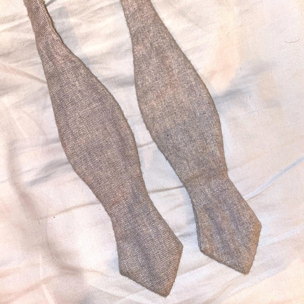 Knottery New York rare flannel bow tie